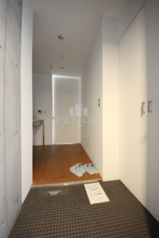 玄関　別タイプのお部屋の写真になります。