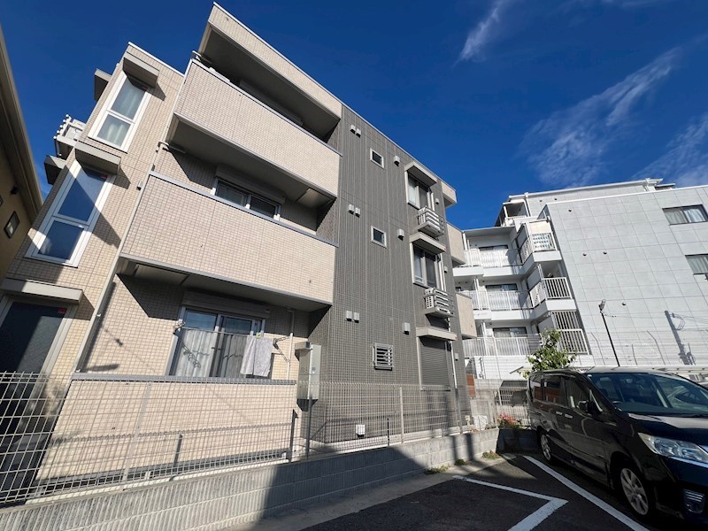 西宮市笠屋町のアパートの建物外観