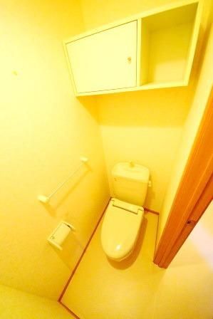 【鎌倉市上町屋のアパートのトイレ】