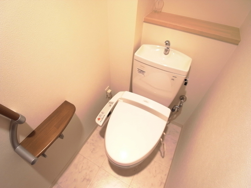 【神戸市灘区灘北通のマンションのトイレ】