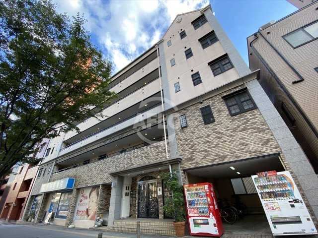 大阪市天王寺区小橋町のマンションの建物外観