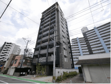 ヴィラージュ県庁前参番館の建物外観