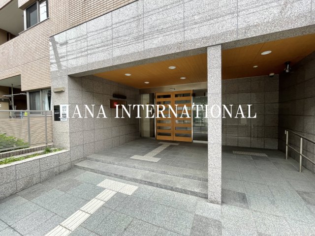 【市川市妙典のマンションのエントランス】