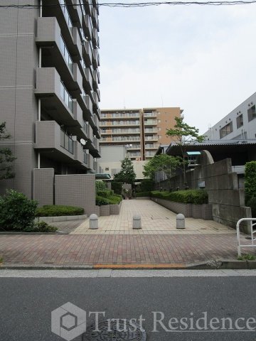 【江東区扇橋のマンションのエントランス】