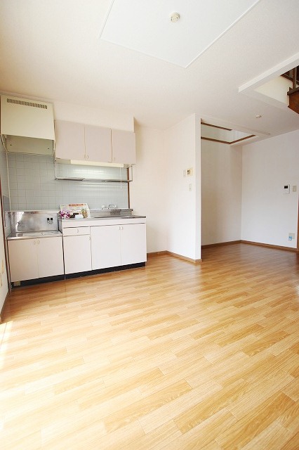 居室・リビング　同物件別号室の写真です。