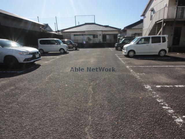 駐車場　駐車場