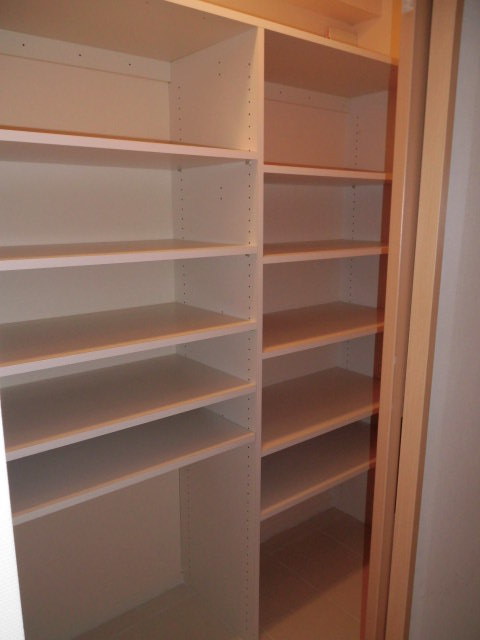 収納　ウォークインシューズクローゼット