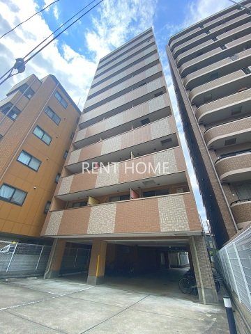 建物外観　鉄骨造１１階建