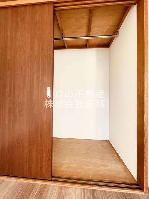 収納　パイプハンガー付き☆畳まず衣類を掛けることができます♪