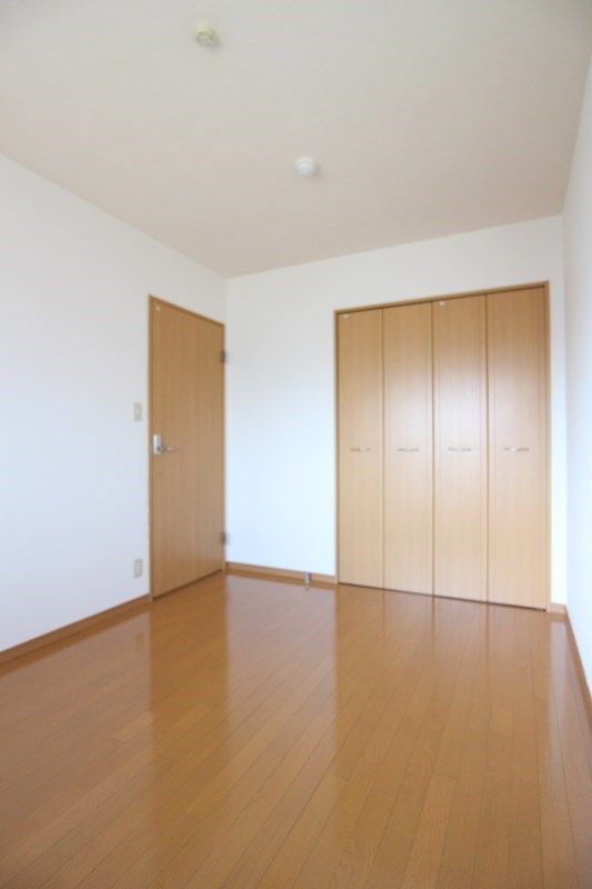 その他部屋・スペース　収納付きのベッドルームです。