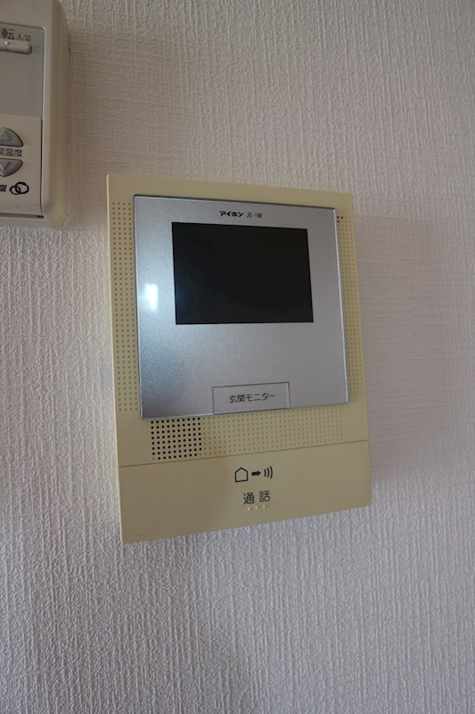 セキュリティ　相手の顔の見えるインターホンで安心です。