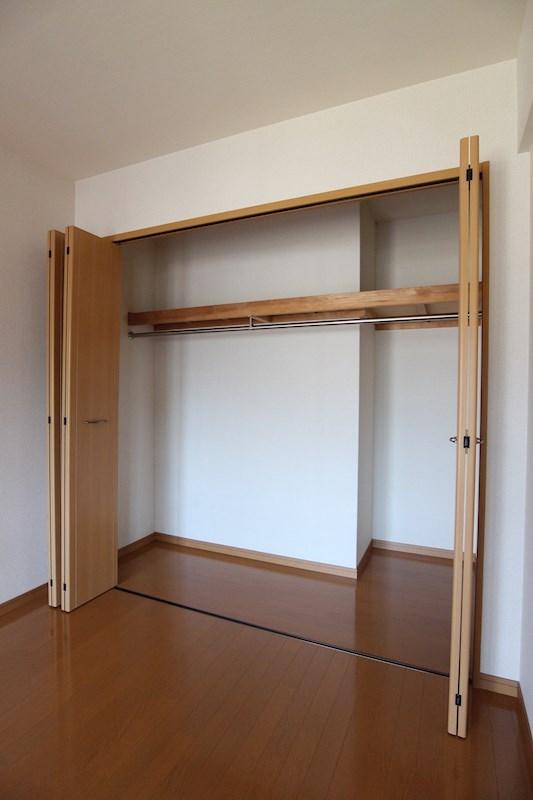 収納　奥行きのあるクローゼットです。