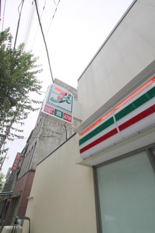 コンビニ　セブンイレブン（コンビニ）まで130m