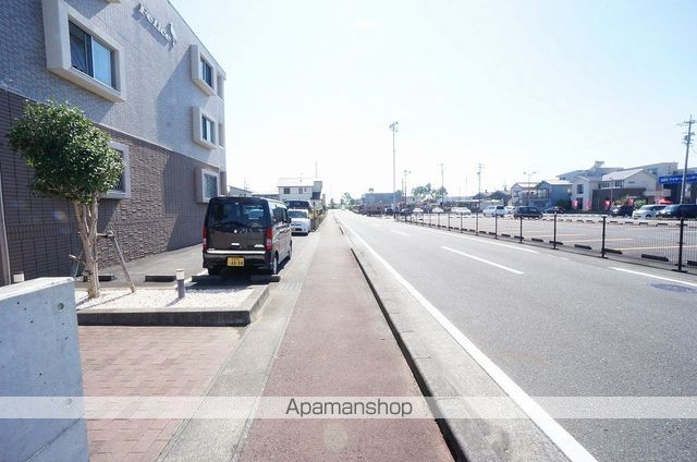 その他　前面道路（その他）まで1m