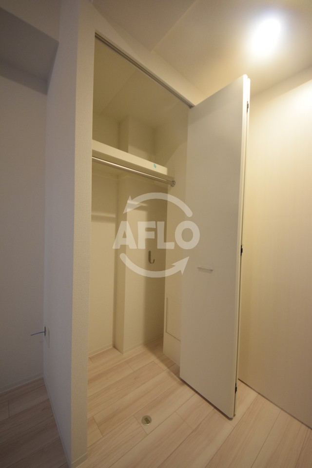 収納　セレニテ本町東リアン　収納