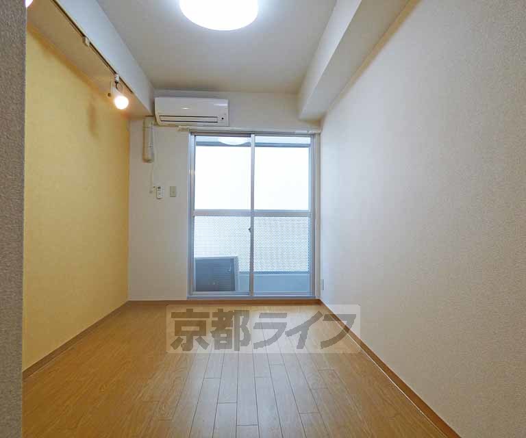 居室・リビング　広々としたお部屋です。