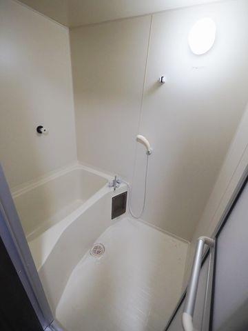 バス・シャワールーム　バスルームはこちらです。