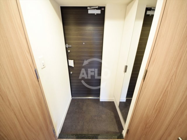 玄関　プレサンス大阪天満リバーシア　玄関