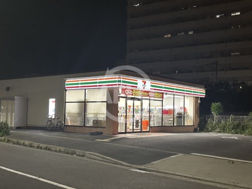 コンビニ　セブンイレブン 大阪新北島4丁目店（コンビニ）まで572m