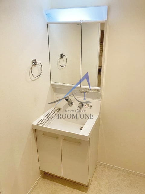 洗面設備　独立洗面台です。