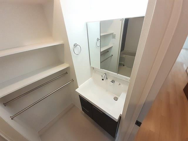 洗面設備　洗面室