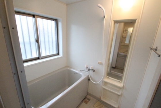バス・シャワールーム　※他号室の写真です。