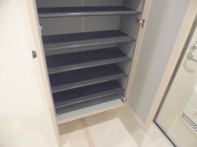 玄関　玄関収納です。