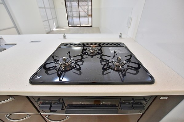 その他設備　★３口ガスシステムキッチン(グリル付き)★