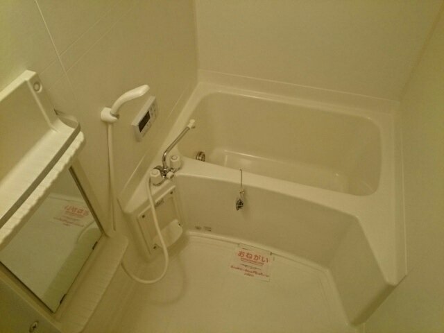 バス・シャワールーム　落ち着いた空間のお風呂です