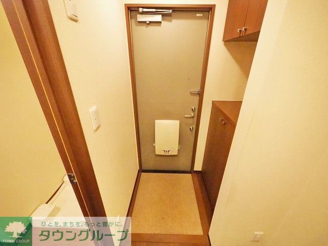 玄関　同物件別部屋写真