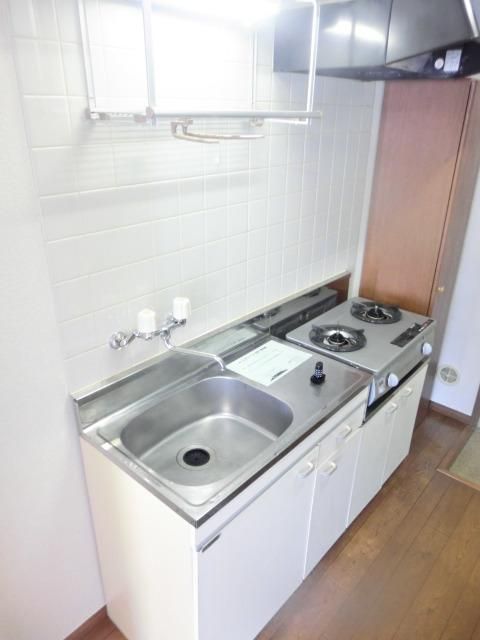 キッチン　ガスコンロ付きのキッチンです。