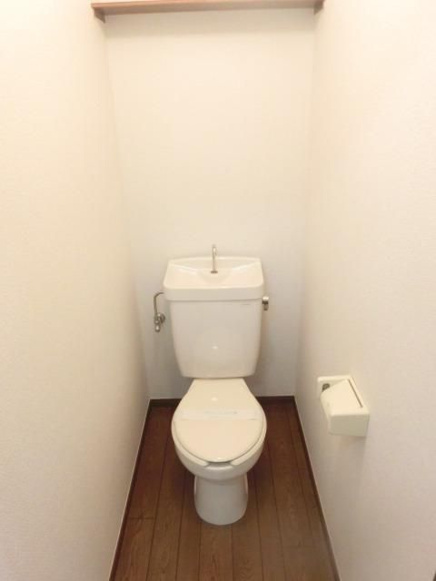 トイレ　清潔感のあるお手洗いです。