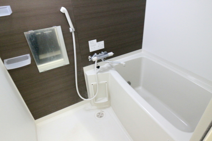 バス・シャワールーム　ゆったりとした浴室です♪