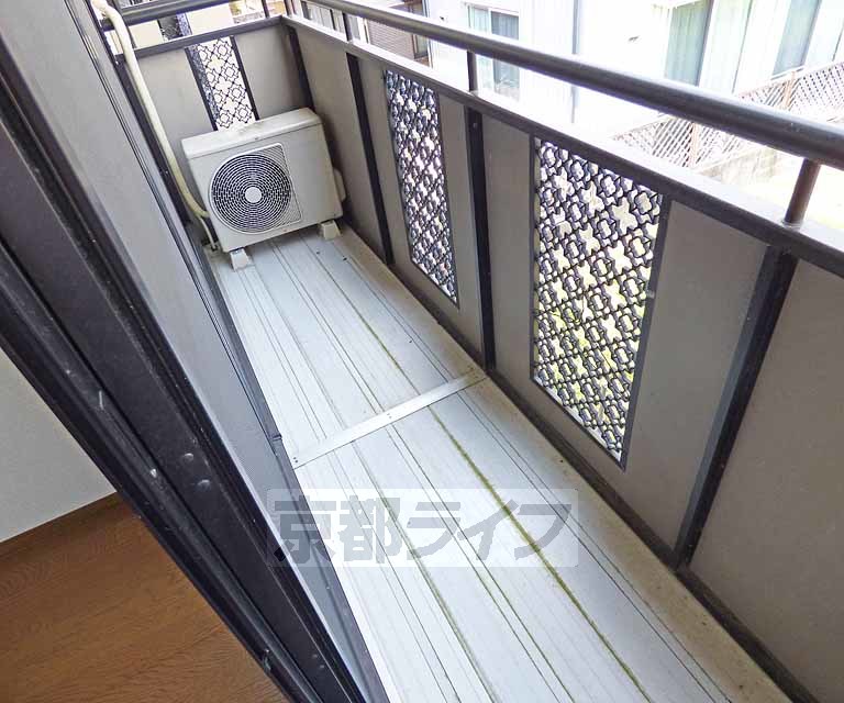 バルコニー　広いバルコニです。