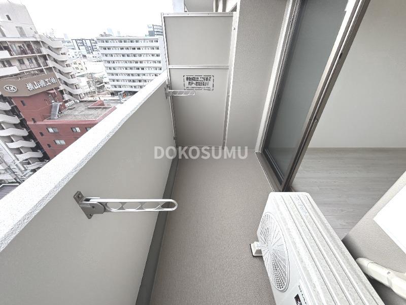 バルコニー　心地よい風と光を感じる、暮らしの楽しみが広がる場所。