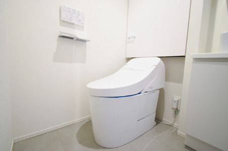 トイレ　※反転タイプの写真を使用しています。