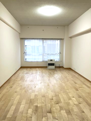 居室・リビング　室内