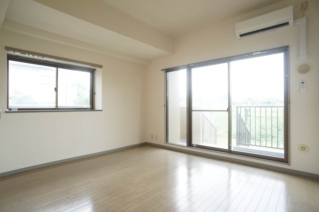 居室・リビング　ご内見可能です！お問い合わせお待ちしております！