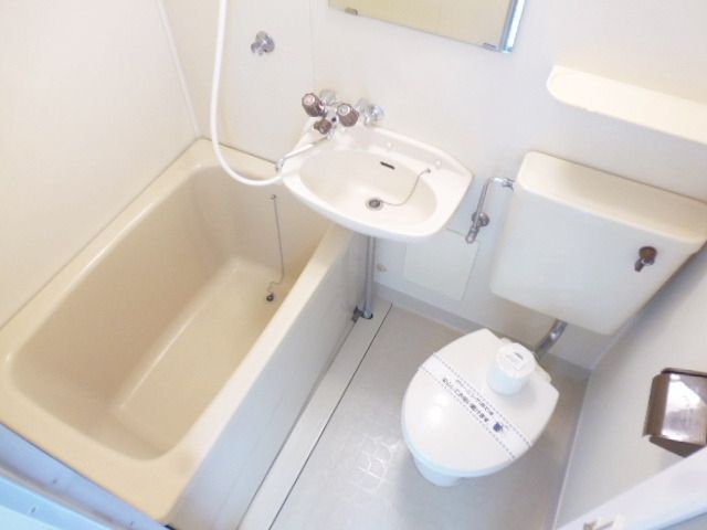 バス・シャワールーム　別部屋参考写真