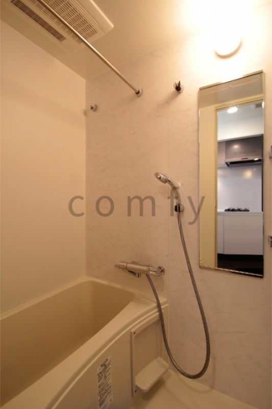 バス・シャワールーム　バスルーム