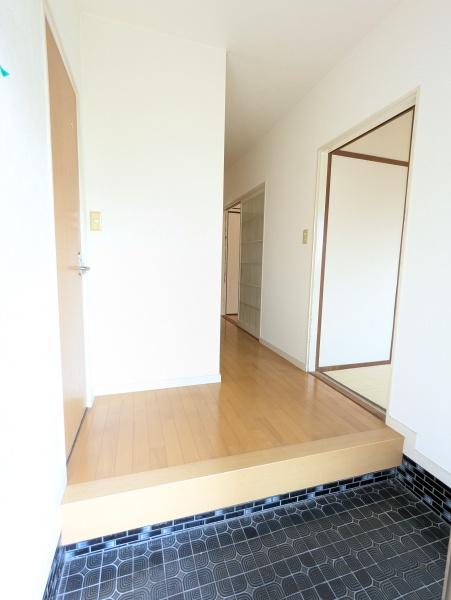 玄関　玄関を開けるとこんな感じです♪