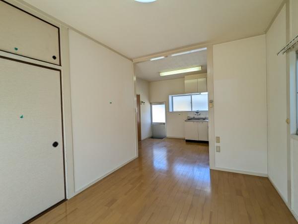 居室・リビング　リビング収納付き☆