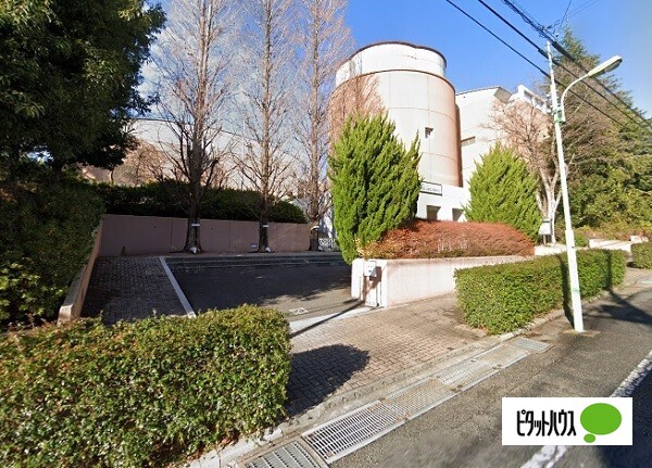 中学校　私立三田国際学園中学校（中学校）まで626m