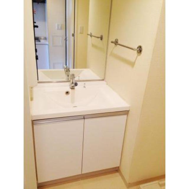 洗面設備　※写真は同タイプ住戸です。