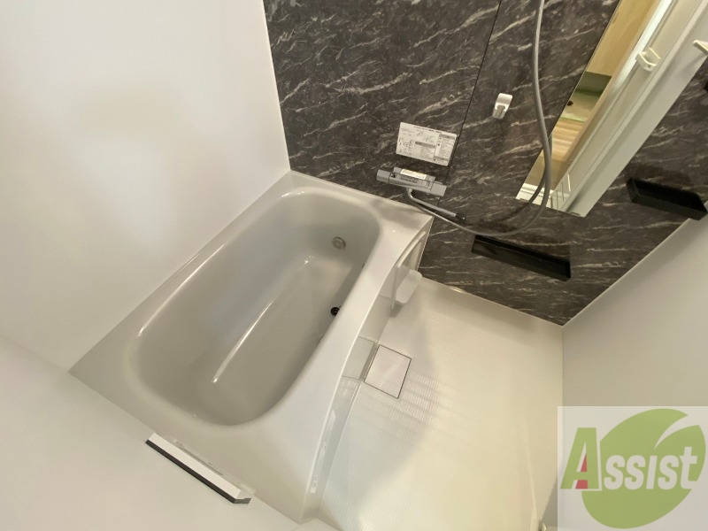 バス・シャワールーム　お風呂になります。一日の疲れを癒してくださいね。