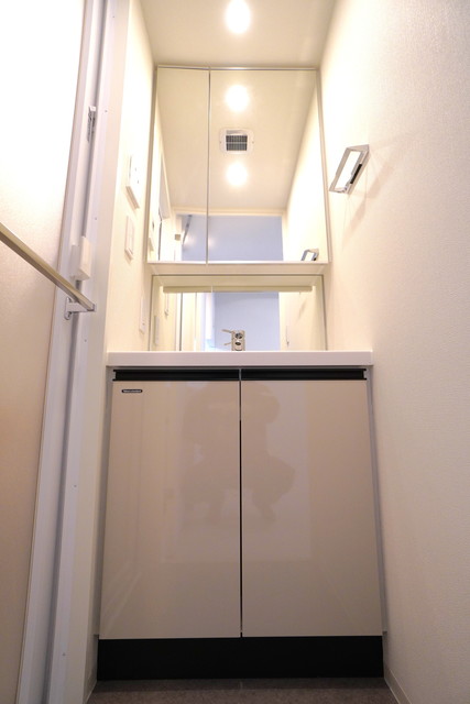 洗面設備　※写真は同タイプ住戸です。