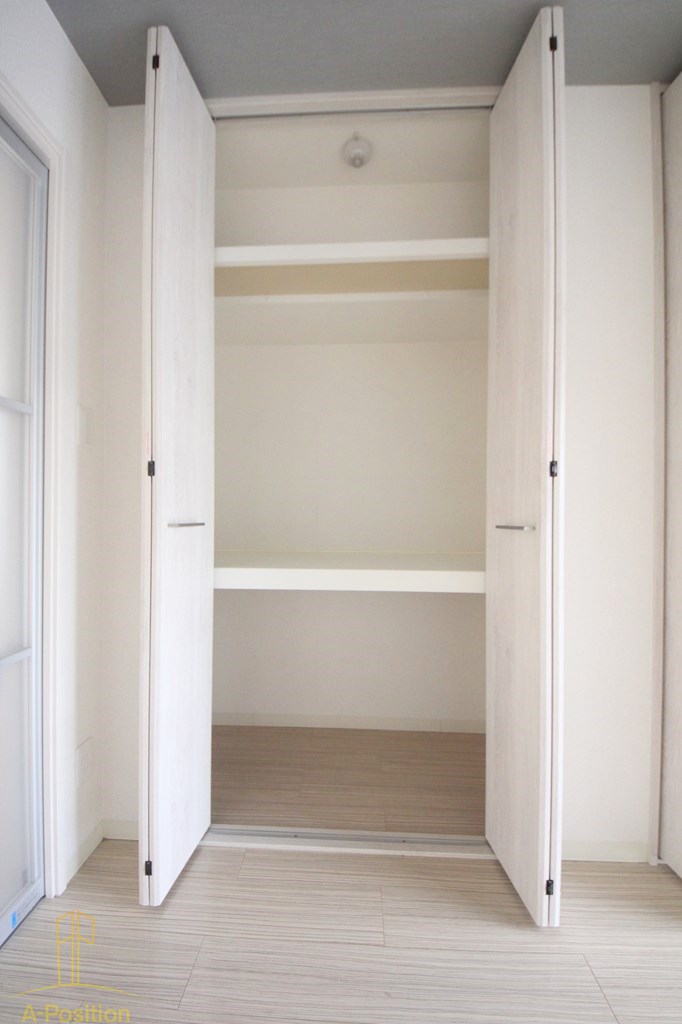 収納　サクシード南森町