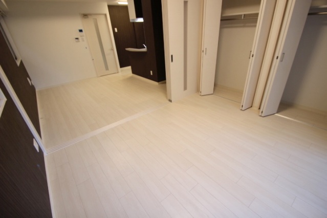 居室・リビング　同物件別号室の写真です。