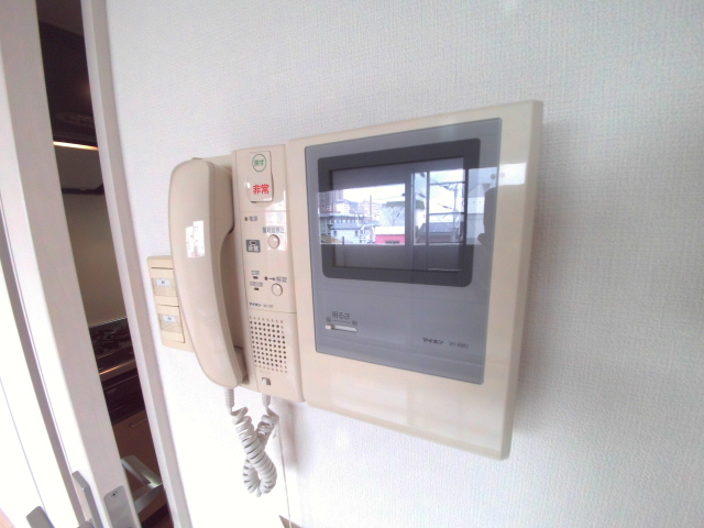 セキュリティ　TVモニターホン付きで訪問者の確認が出来て安心