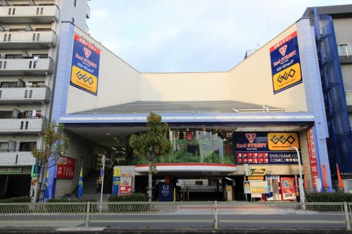 レンタルビデオ　ゲオ 東淀川店（レンタルビデオ）まで492m